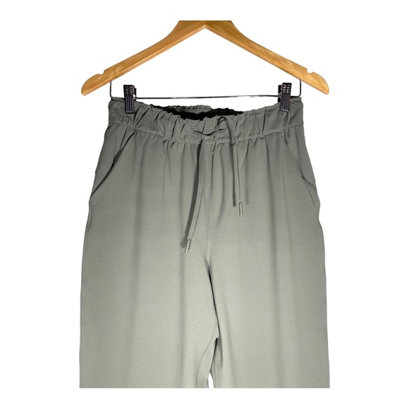 Womens Lululemon Athletica Keep Moving crop - Size 6 - Picture 2 of 7